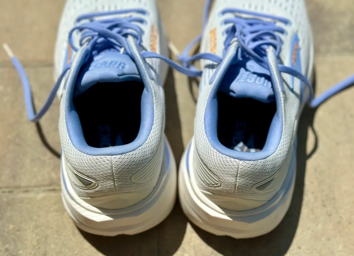 brooks ghost max 3 heel collar