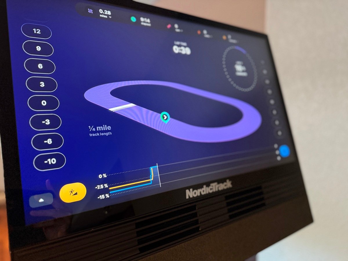Nordictrack x24 Screen