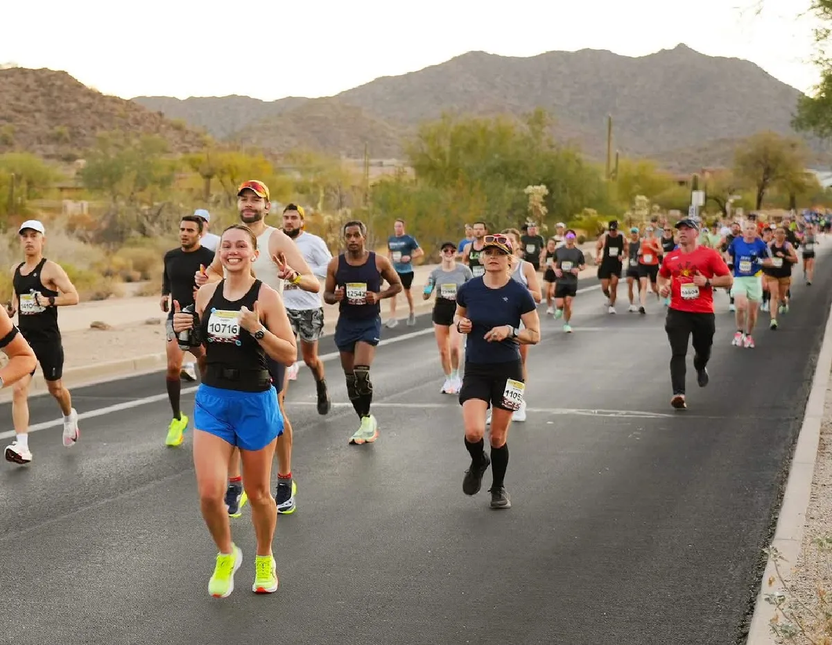runners at the mesa marathon