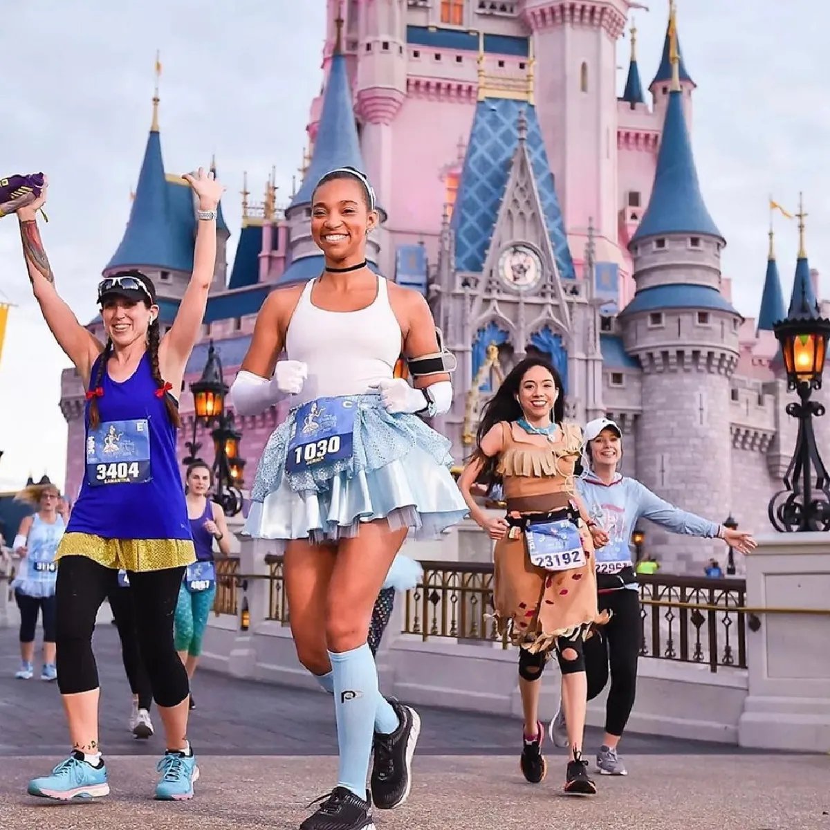 run disney runners at cinderella's castle