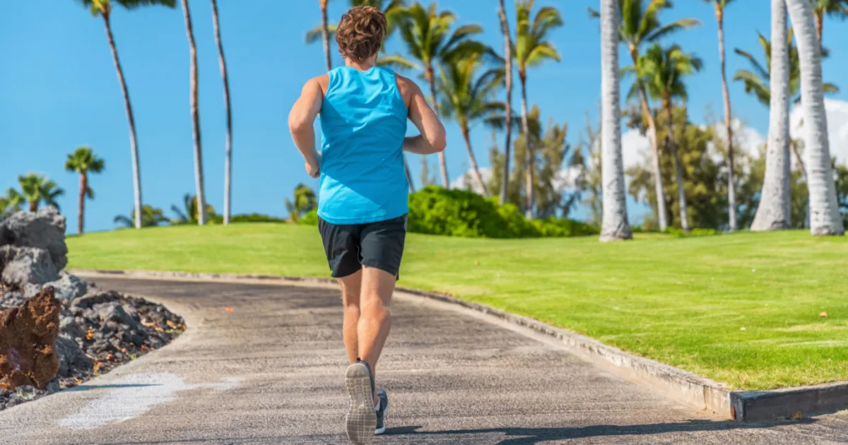 man running in florida marathon