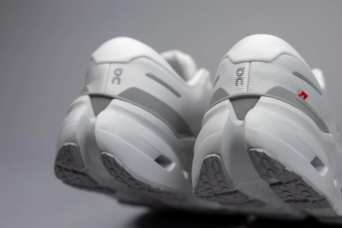 ON CLOUD RUNNER 3 Heel