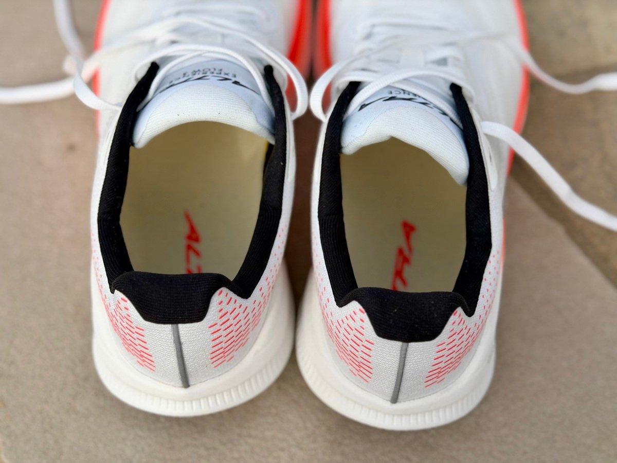 altra experience flow 3 heel collar