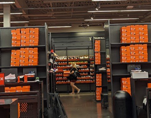 how to find running shoe discounts