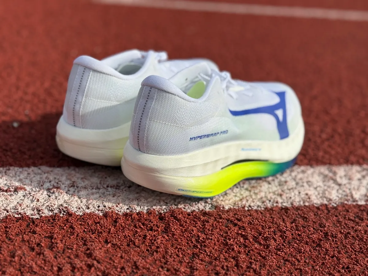 Mizuno Hyperwarp Pro Heel Colllar