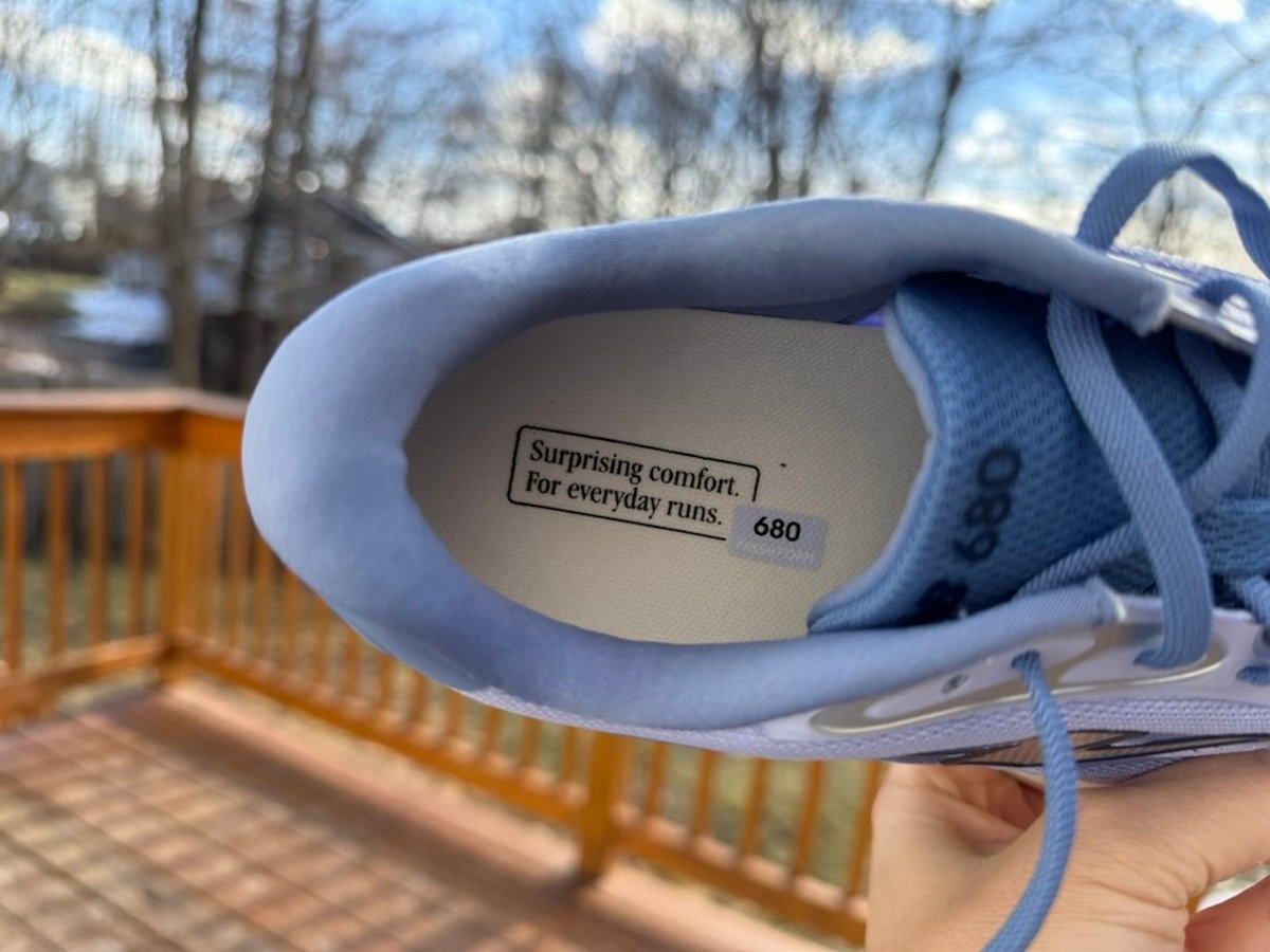 New Balance 680v9 Heel Collar